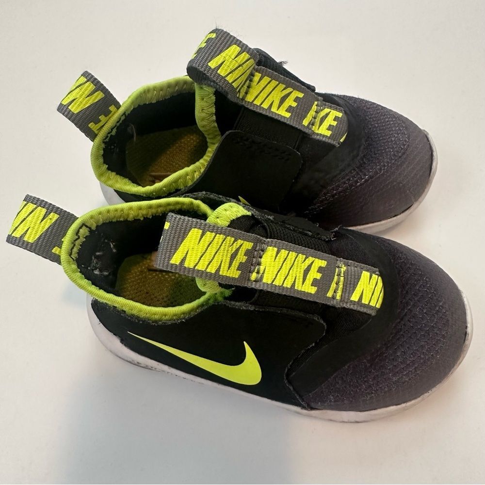 Nike Baby Toddler Shoes 5C Flex Runner Slip On Pull On Black Gray Neon Green
